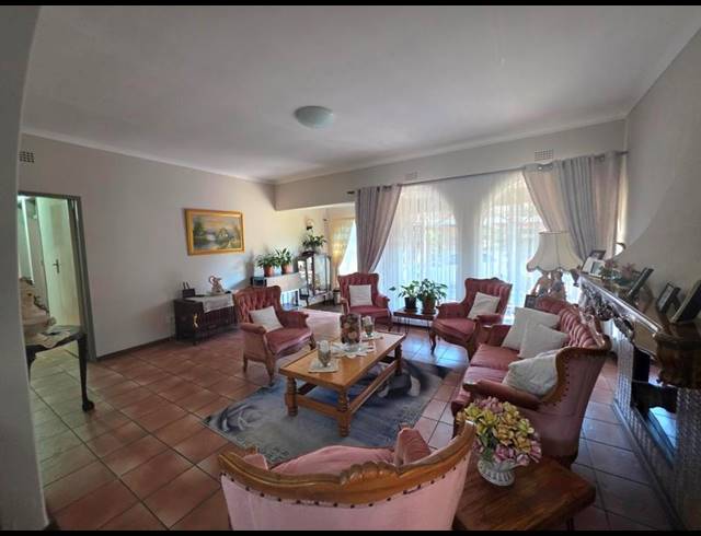 6 BEDROOM HOUSE FOR SALE IN FREEWAY PARK